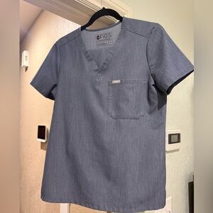 Figs set - women’s. Heathered denim color. Front pocket top. Livingston pants